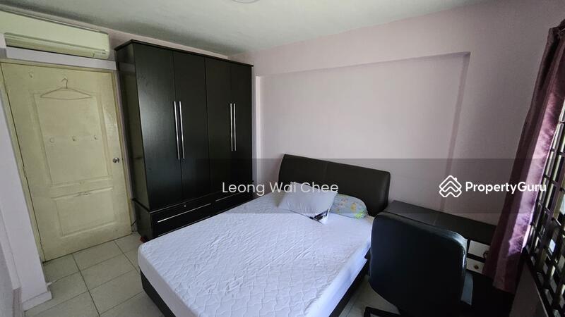 Prop-GPT: HDB Flat: D22 Boon Lay 694 Jurong West Central 1