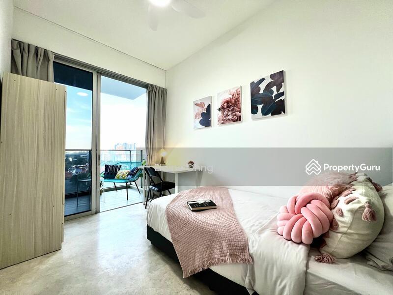 Prop-GPT: Condominium: D05  West Coast walk