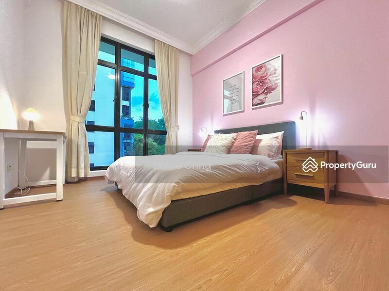 Prop-GPT: Condominium: D10  Less than 5 mins to SIM, Ngee Ann ,15 mins to NUS , King Albert MRT at your door step