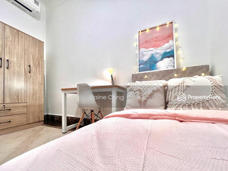 Condominium for Rent, Less than 5 mins to SIM, Ngee Ann ,15 mins to NUS , King Albert MRT at your door step, SGD 1,500