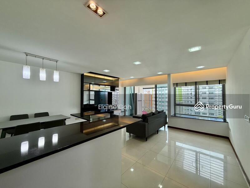 Prop-GPT: HDB Flat: D18  515B Tampines Central 7
