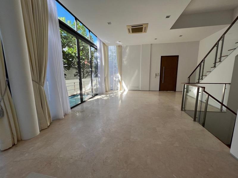 HAMPSTEAD Detached House For Rent, $10,300, 4 Bed 5 Bath 4,144 sqft $2.64 psf