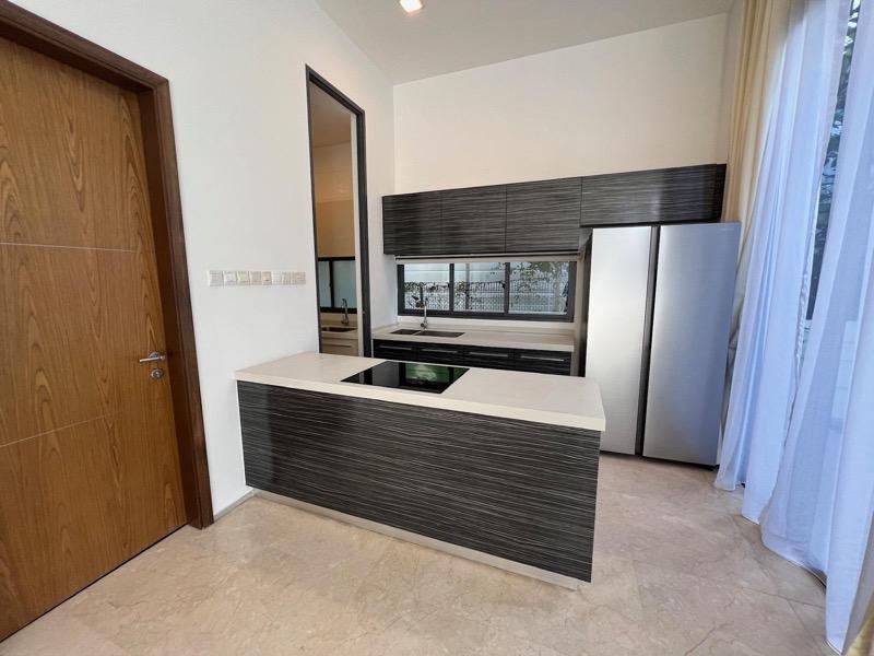 HAMPSTEAD Detached House For Rent, $10,300, 4 Bed 5 Bath 4,144 sqft $2.64 psf