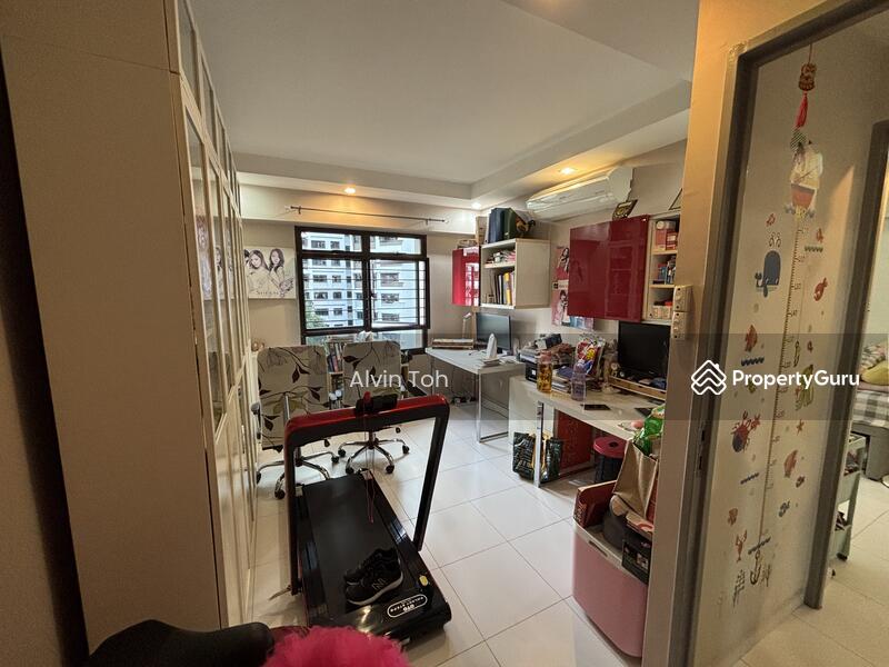 HDB Flat for Rent, 588B Montreal Drive, SGD 3,500 | 99-year lease