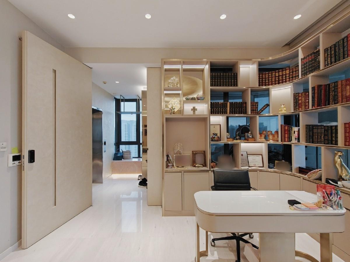 Prop-GPT: Condominium: D09  Skyline 360