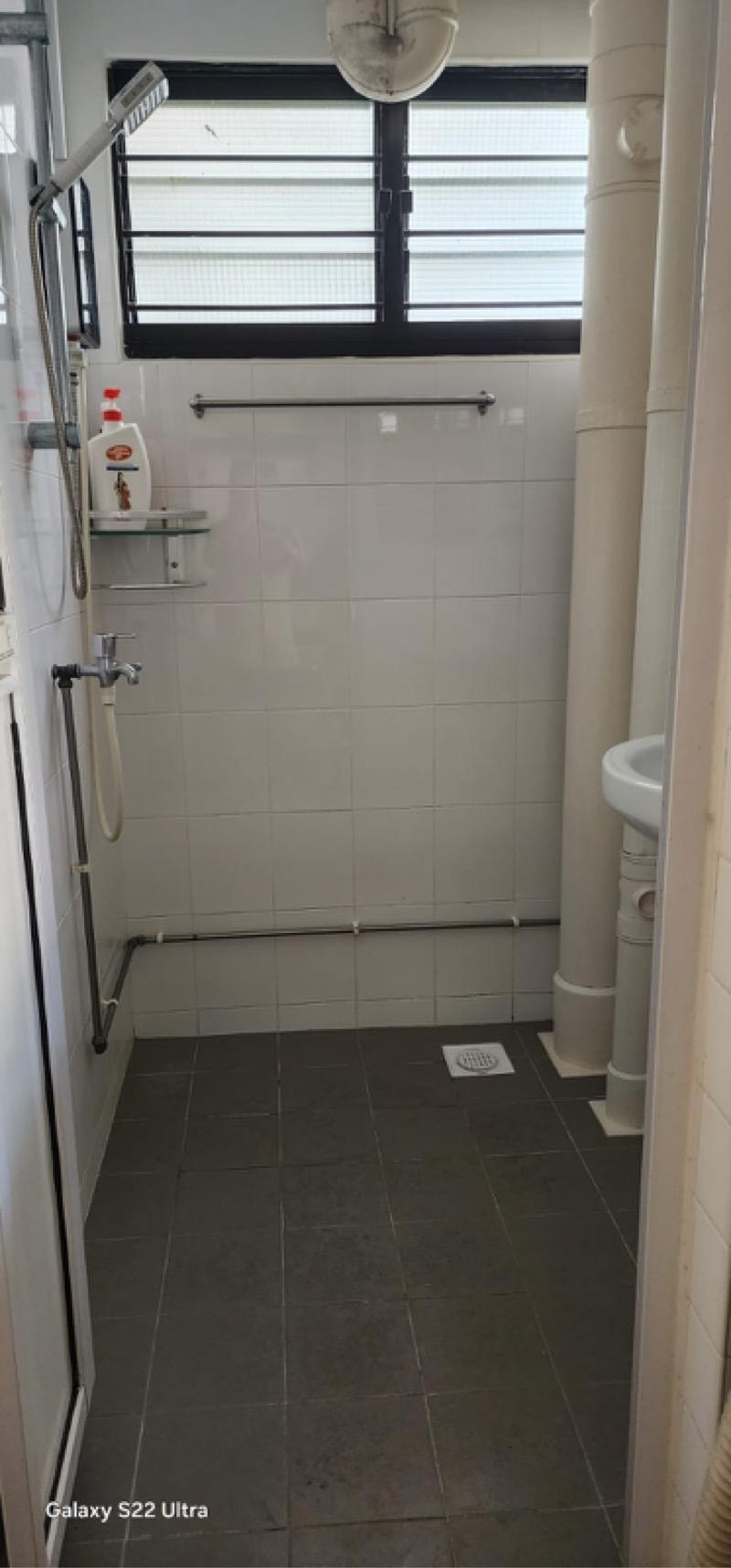 HDB Apartment for Rent, 172 Ang Mo Kio Avenue 4 HDB Apartment Room Rental, $700, 1 Bed 1 Bath 107 sqft $6.54 psf, SGD 700 | 99-year Leasehold