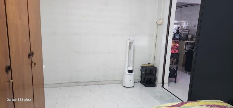 HDB Apartment for Rent, 172 Ang Mo Kio Avenue 4 HDB Apartment Room Rental, $700, 1 Bed 1 Bath 107 sqft $6.54 psf, SGD 700 | 99-year Leasehold
