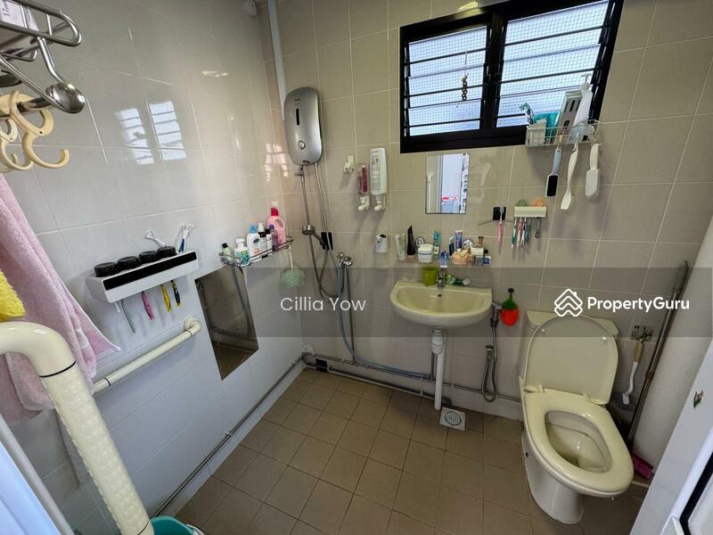 Prop-GPT: HDB Flat: D22  223A Jurong East Street 21