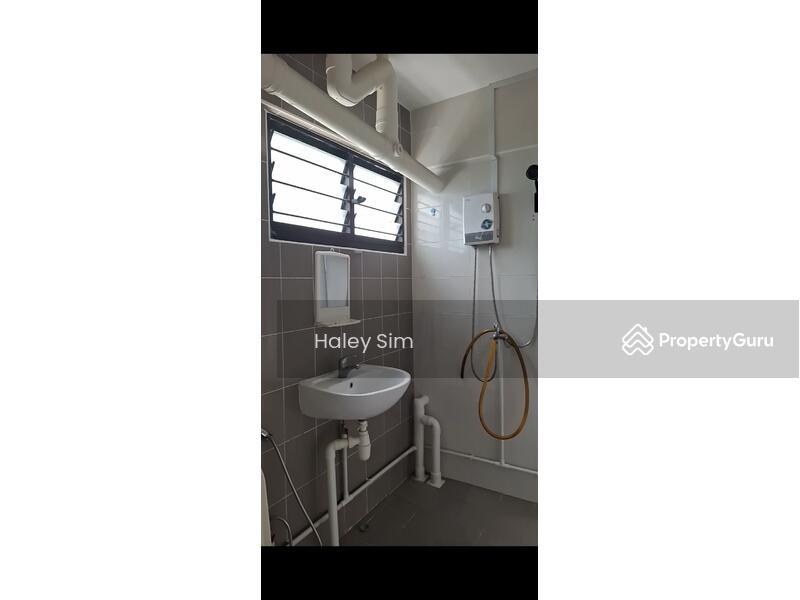 HDB Flat for Rent, 272 Tampines Street 22, SGD 1,400 | 99-year lease
