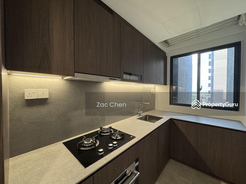 Prop-GPT: Condominium: D07  Midtown Modern