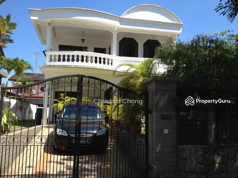 Prop-GPT: Semi-Detached: D10 Holland Greenleaf Avenue