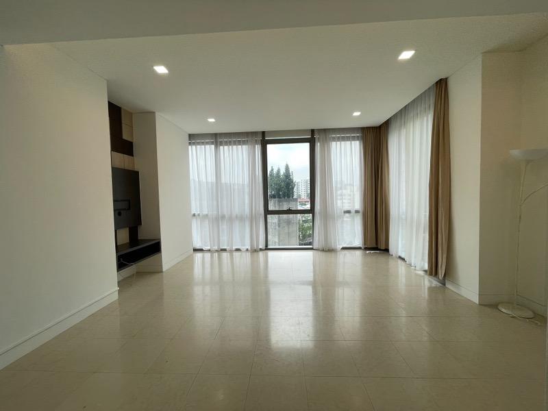 Prop-GPT: Apartment: D09  The Abode at Devonshire