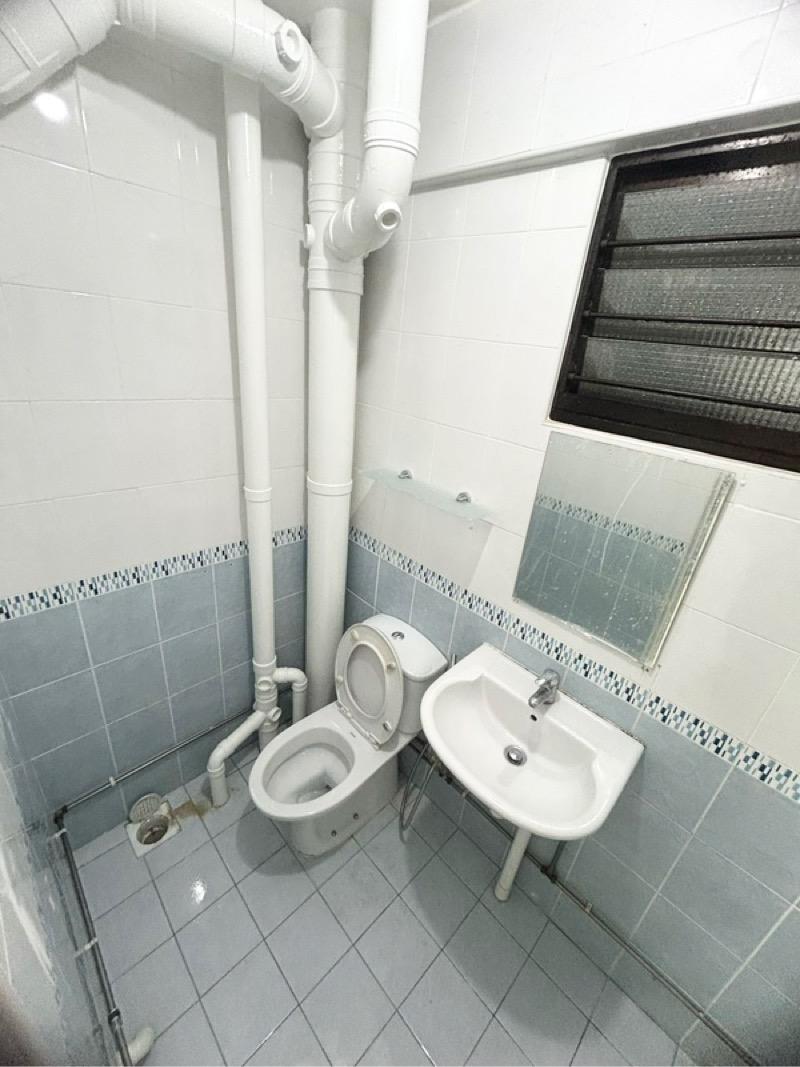 HDB Apartment for Rent, 319 Bukit Batok Street 33 HDB Apartment Room Rental, $800, 1 Bed 1 Bath 139 sqft $5.76 psf, SGD 800 | 99-year Leasehold