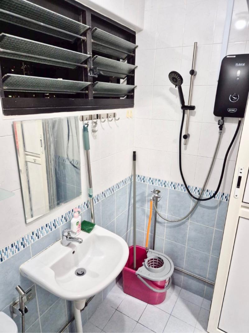 HDB Apartment for Rent, 319 Bukit Batok Street 33 HDB Apartment Room Rental, $800, 1 Bed 1 Bath 139 sqft $5.76 psf, SGD 800 | 99-year Leasehold