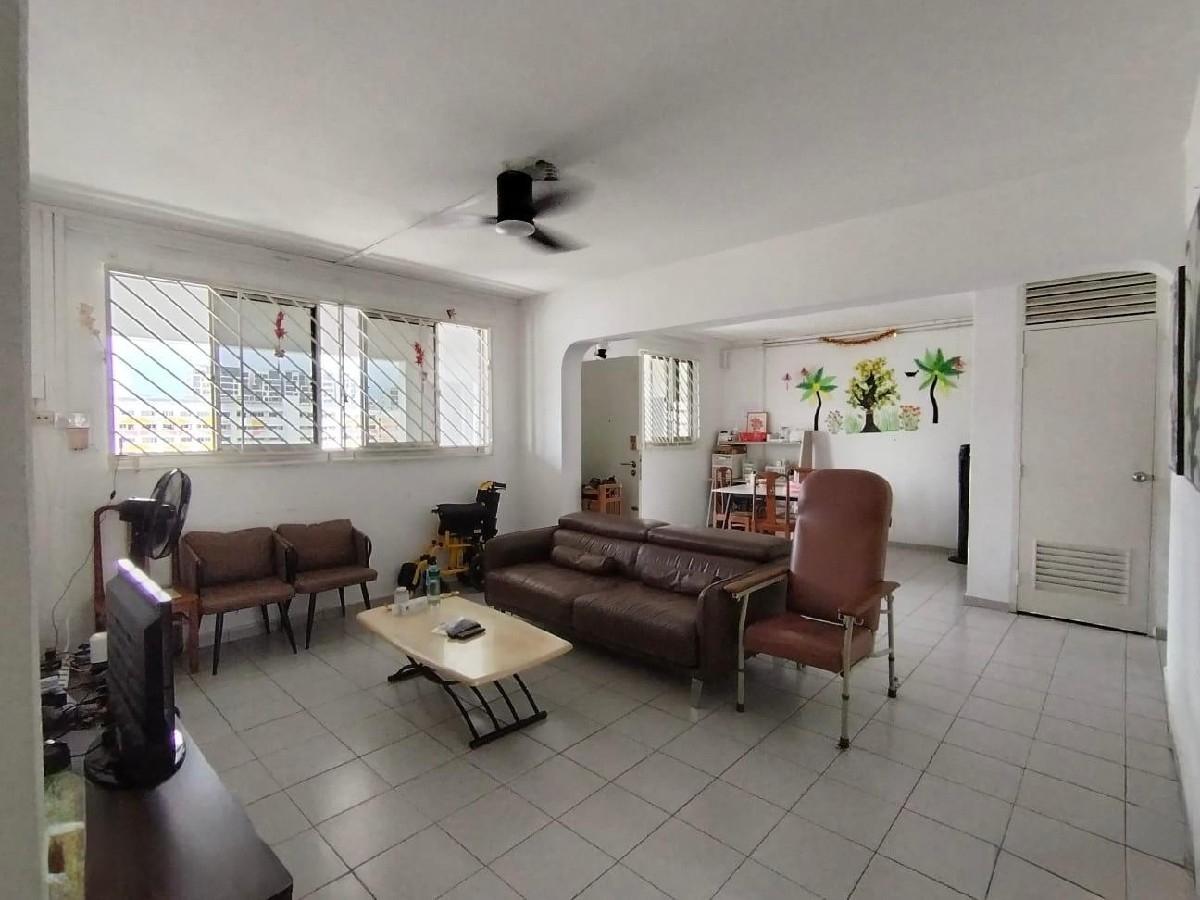 Prop-GPT: HDB Apartment: D23 Choa Chu Kang 228 Choa Chu Kang Central