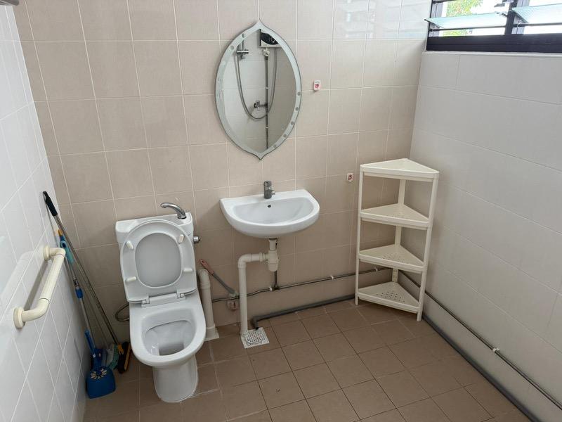 HDB Apartment for Rent, 142 Lorong Ah Soo HDB Apartment Room Rental, $1,450, 1 Bed 1 Bath 129 sqft $11.24 psf, SGD 1,450 | 99-year Leasehold