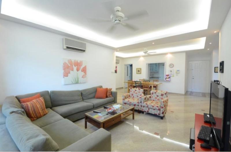Prop-GPT: Condominium: D10  Spring Grove