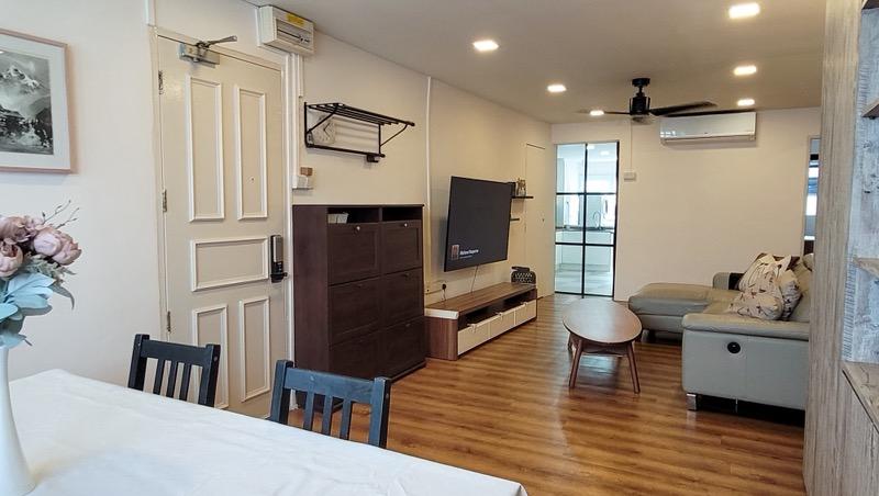 405 Hougang Avenue 10 HDB Apartment For Rent, $3,900, 3 Bed 2 Bath 979 sqft $3.98 psf