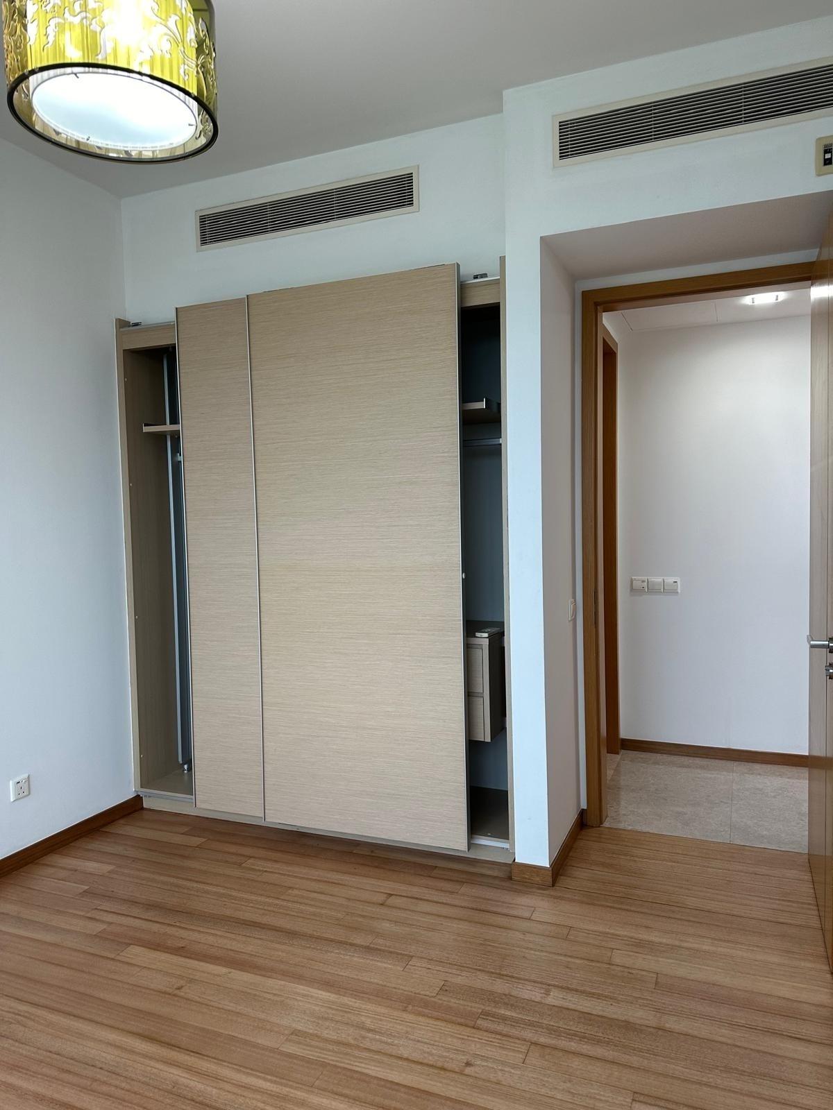 Condominium for Rent, Marina Bay Residences Condominium For Rent, $5,900, 1 Bed 1 Bath 753 sqft $7.84 psf, SGD 5,900 | 99-year Leasehold