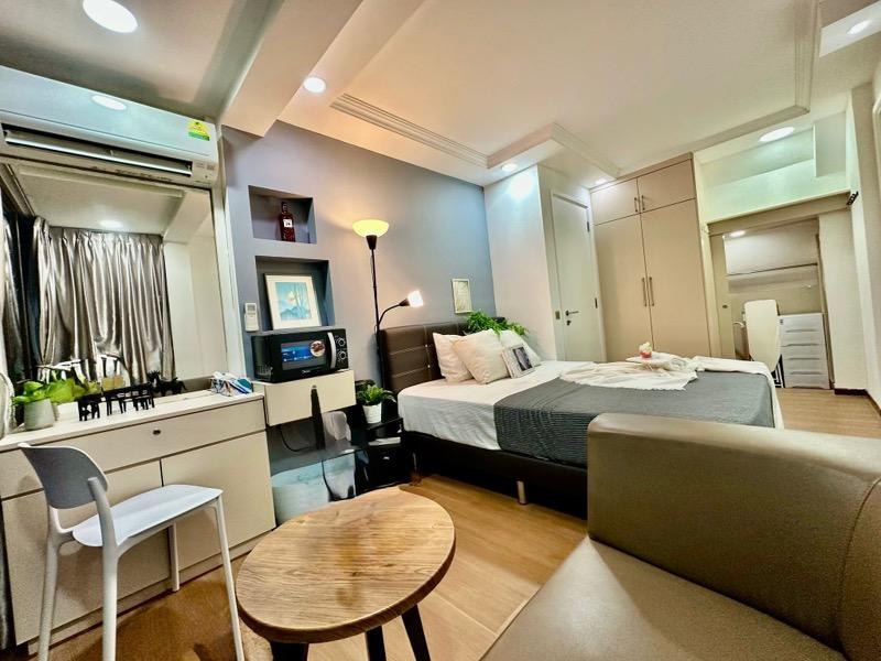 Prop-GPT: Apartment: D19  Evania