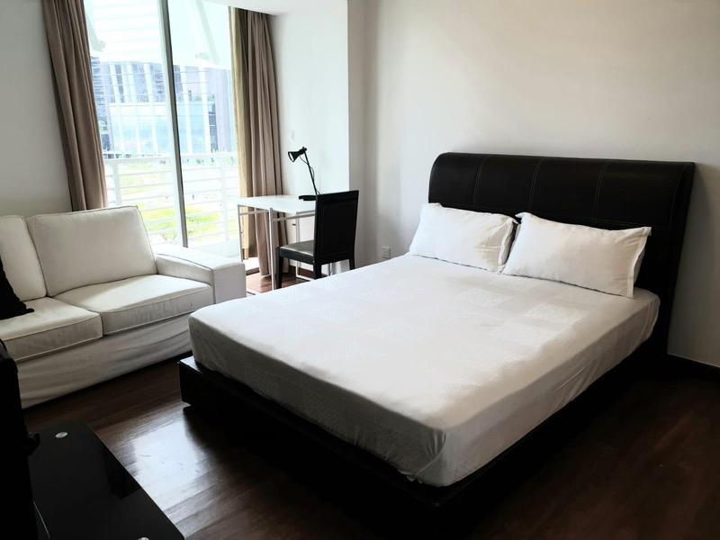 Prop-GPT: Apartment: D01 Marina The Sail @ Marina Bay