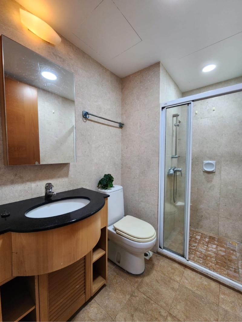 Condominium for Rent, Queens Condominium Room Rental, $1,549, 1 Bed 1 Bath 150 sqft $10.33 psf, SGD 1,549 | 99-year Leasehold