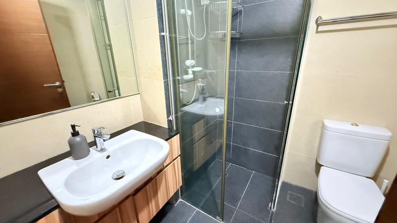 Condominium for Rent: D14, 398371