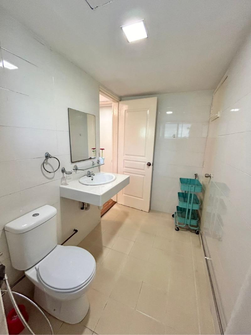 Condominium for Rent, Teresa Ville Condominium Room Rental, $2,200, 1 Bed 1 Bath 220 sqft $10.00 psf, SGD 2,200 | Freehold