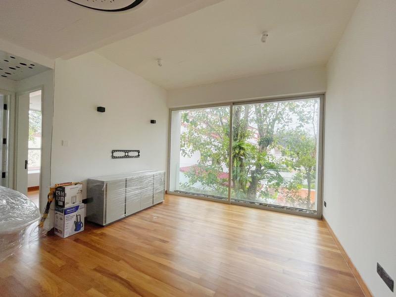 Prop-GPT: Condominium: D10  DLV