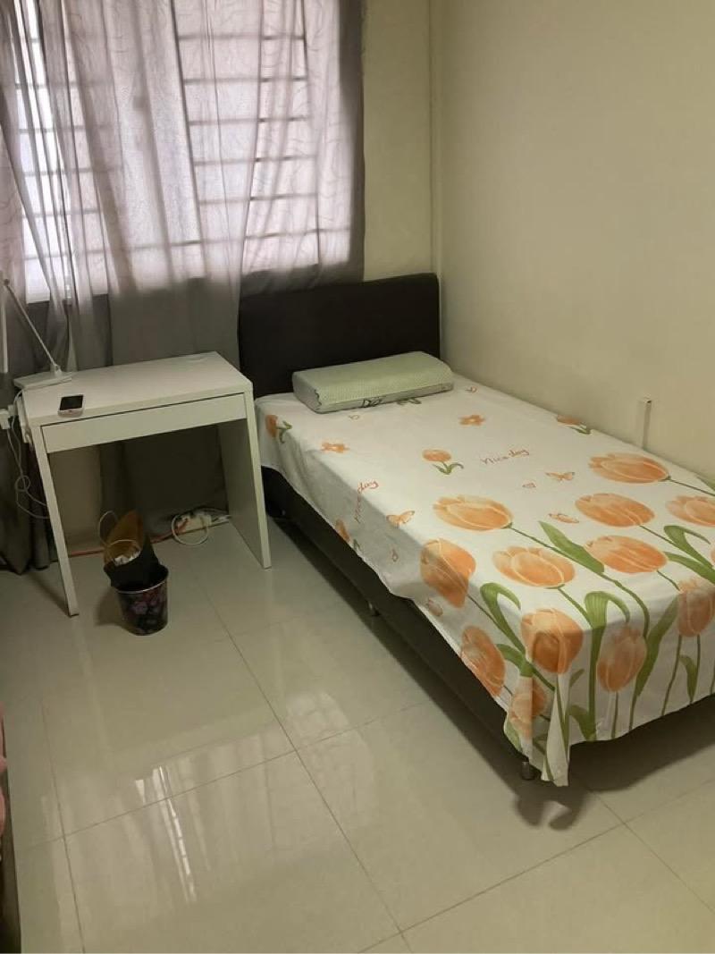 Prop-GPT: HDB Apartment: D23 Bukit Batok 537 Bukit Batok Street 52