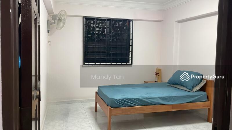 Prop-GPT: HDB Flat: D05  704 West Coast Road