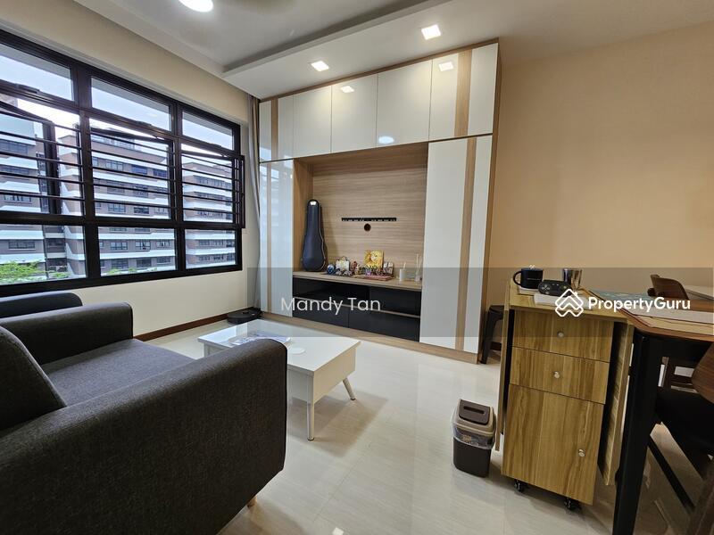 Prop-GPT: HDB Flat: D27  117B Canberra Crescent