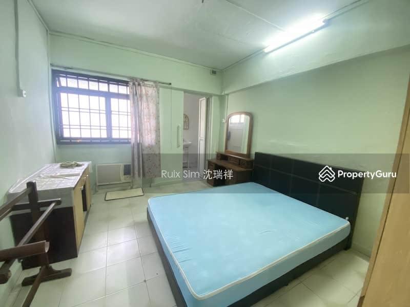270 Tampines Street 21