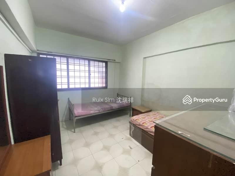270 Tampines Street 21