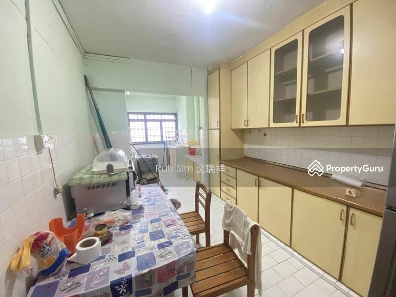 270 Tampines Street 21