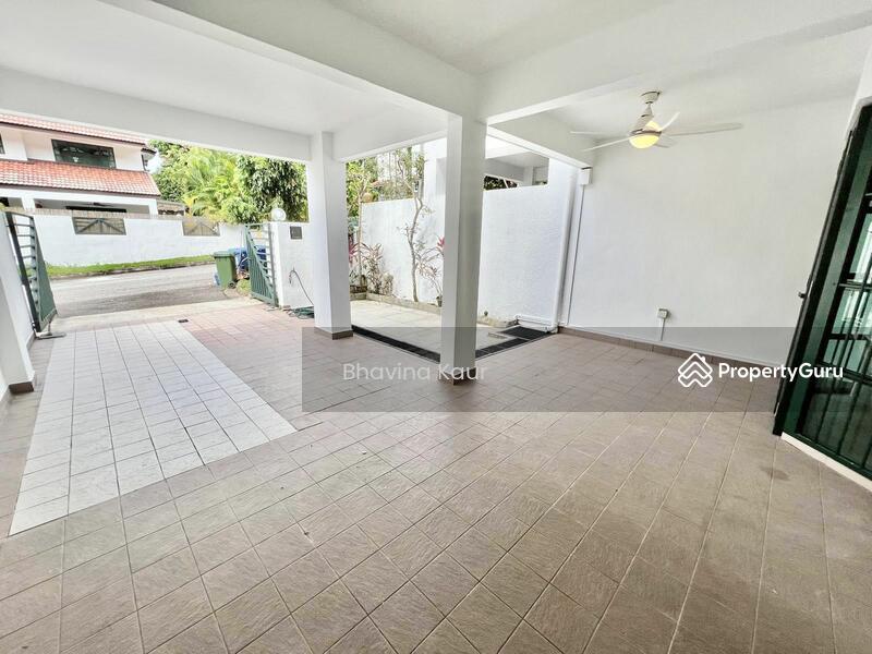 Prop-GPT: Terrace: D10  Terrace next to nature reserve! Ideal for families & nature lovers.