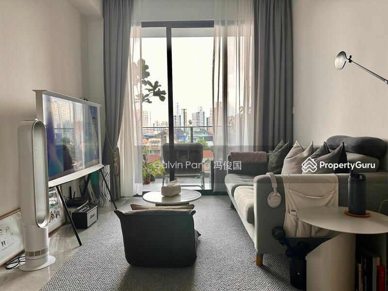 Prop-GPT: Condominium: D03  Stirling Residences