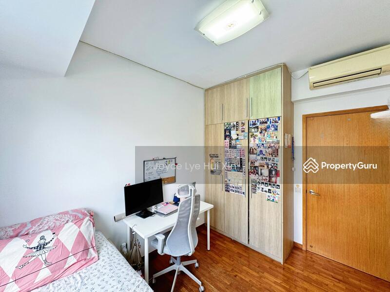 Condominium for Rent: D20, 573975