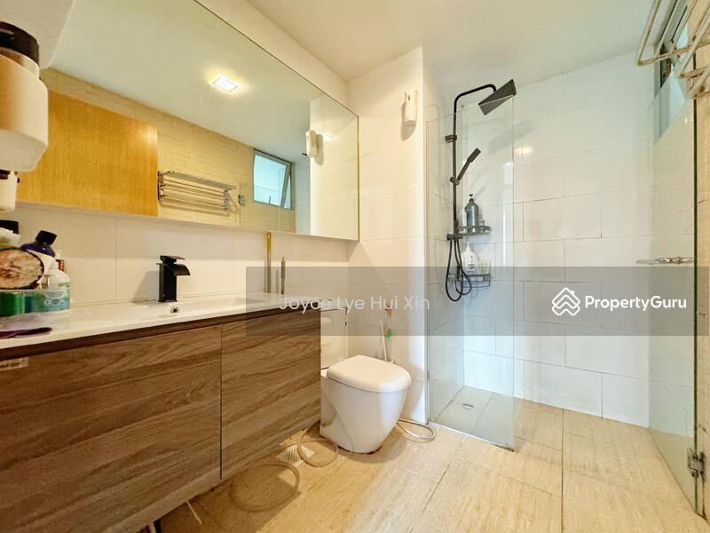 Condominium for Rent: D20, 573975