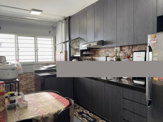 338 Bukit Batok Street 34 HDB Apartment For Rent, $3,500, 3 Bed 2 Bath 904 sqft $3.87 psf