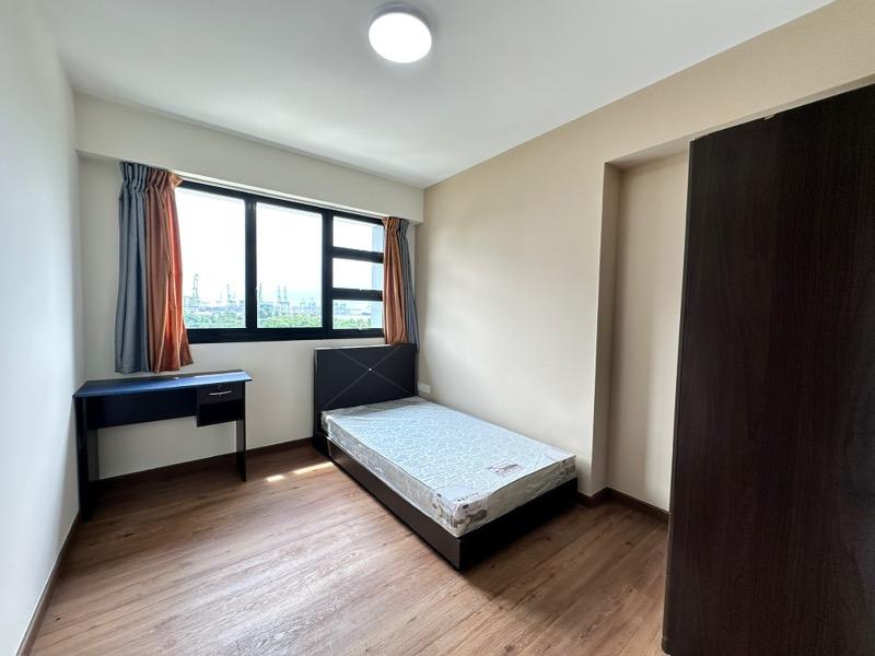 Prop-GPT: HDB Apartment: D05  801B West Coast Crescent