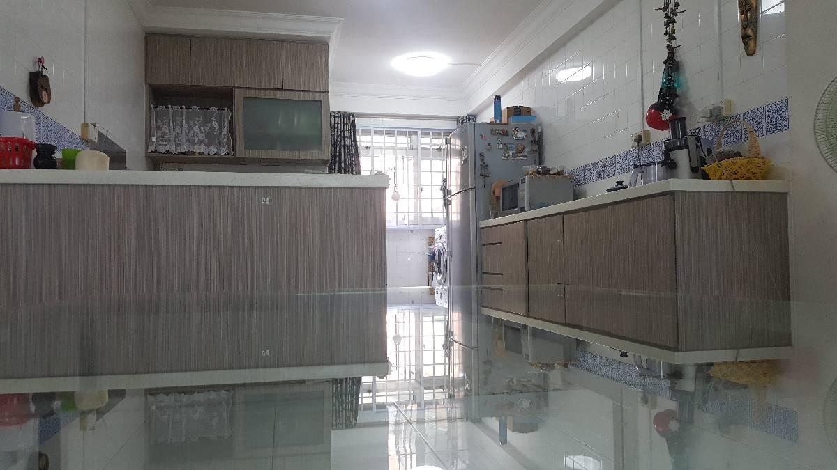 Prop-GPT: HDB Apartment: D18 Pasir Ris 569 Pasir Ris Street 51