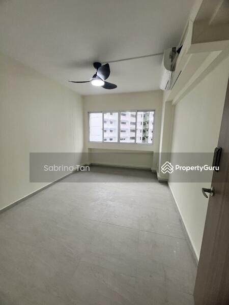 Prop-GPT: HDB Flat: D27  407 Sembawang Drive