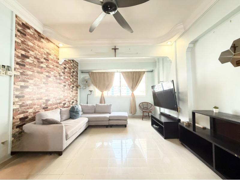 Prop-GPT: HDB Apartment: D27  324 Sembawang Close