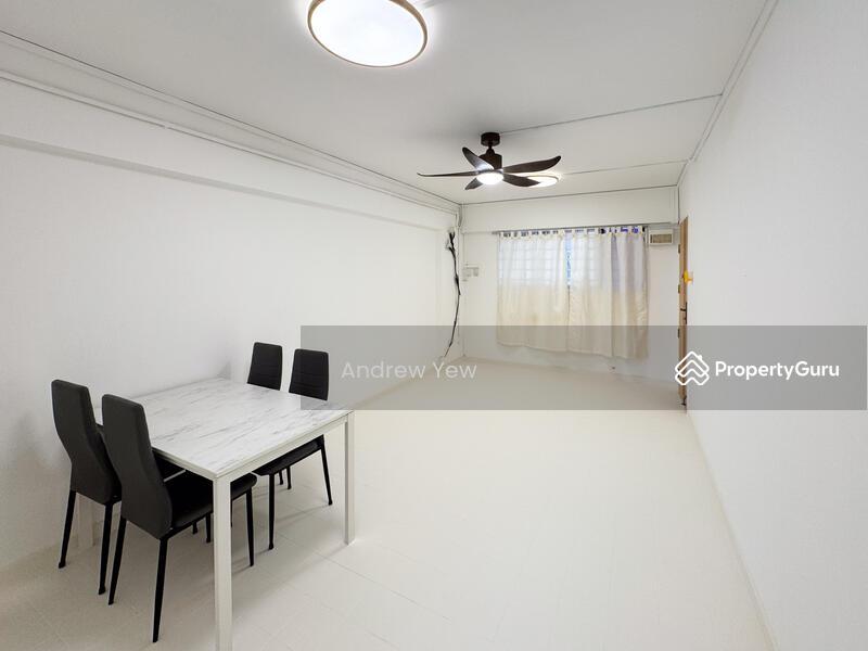 Prop-GPT: HDB Flat: D27 Yishun 784 Yishun Avenue 2