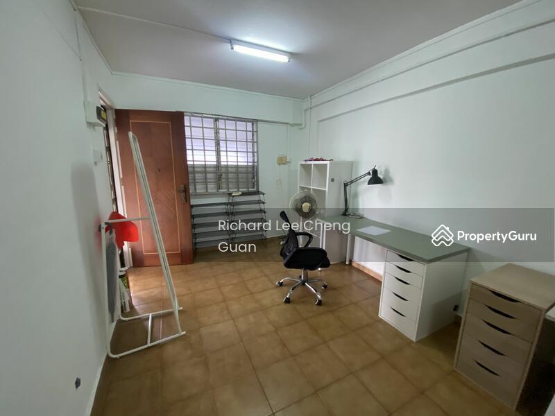 Prop-GPT: HDB Flat: D22 Boon Lay 527 Jurong West Street 52