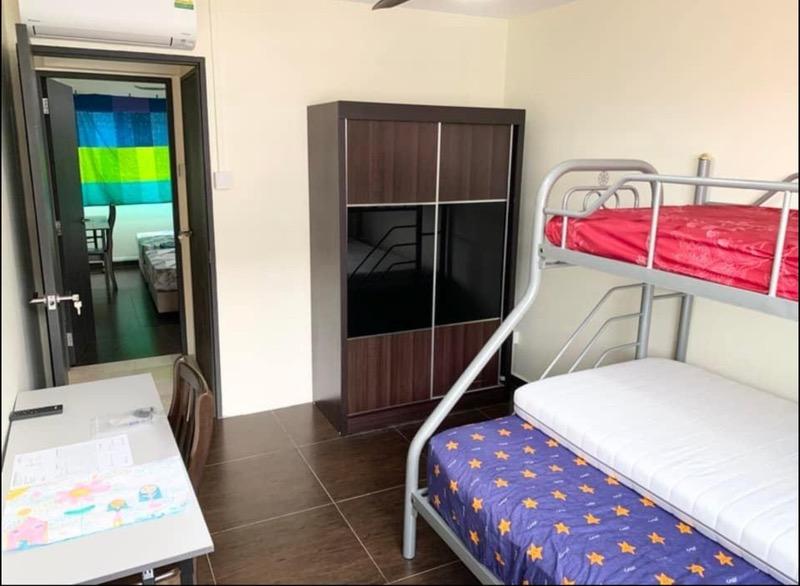 816 Woodlands Street 82 HDB Apartment For Rent, $800, 5 Bed 3 Bath 1,700 sqft $0.47 psf