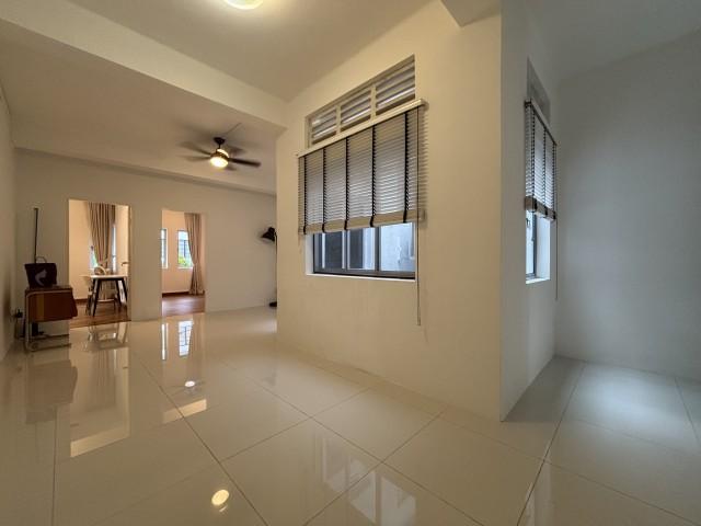 Prop-GPT: HDB Apartment: D03 Tiong Bahru 65 Tiong Poh Road