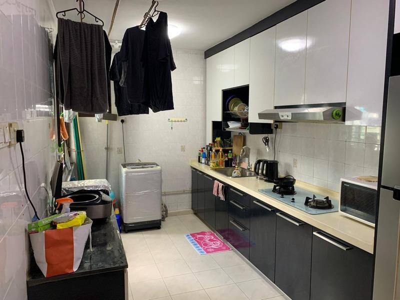 634 Jurong West Street 65 HDB Apartment Room Rental, $1,200, 1 Bed 2 Bath 107 sqft $11.21 psf