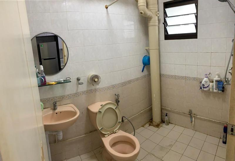 634 Jurong West Street 65 HDB Apartment Room Rental, $1,200, 1 Bed 2 Bath 107 sqft $11.21 psf